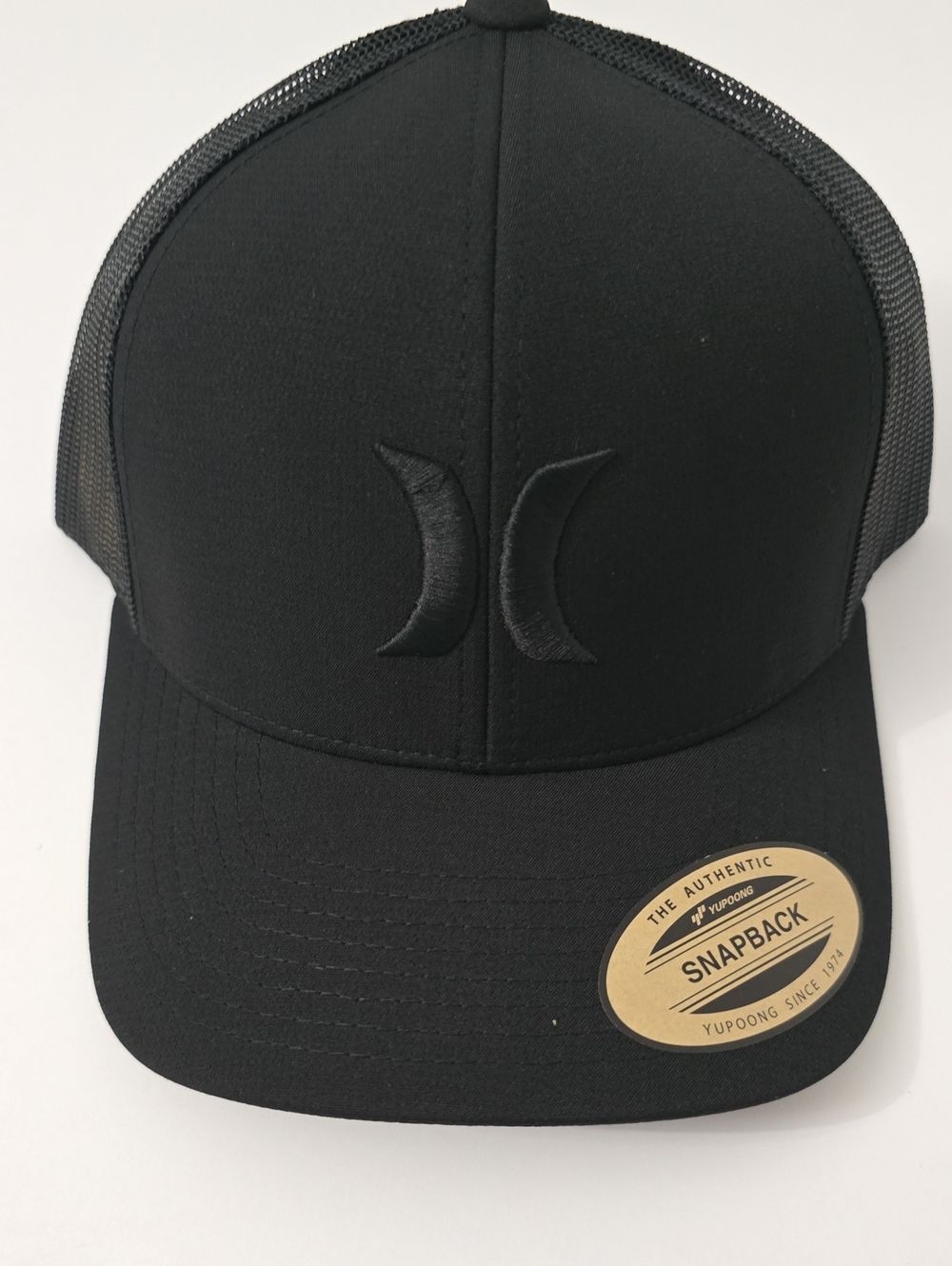 Hurley Black Mesh Snapback Hat with Subtle Logo